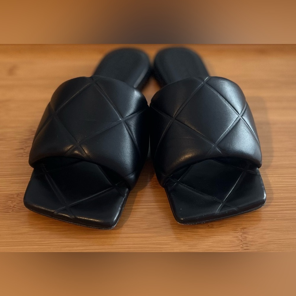 Bottega Veneta Lido Flat Sandal